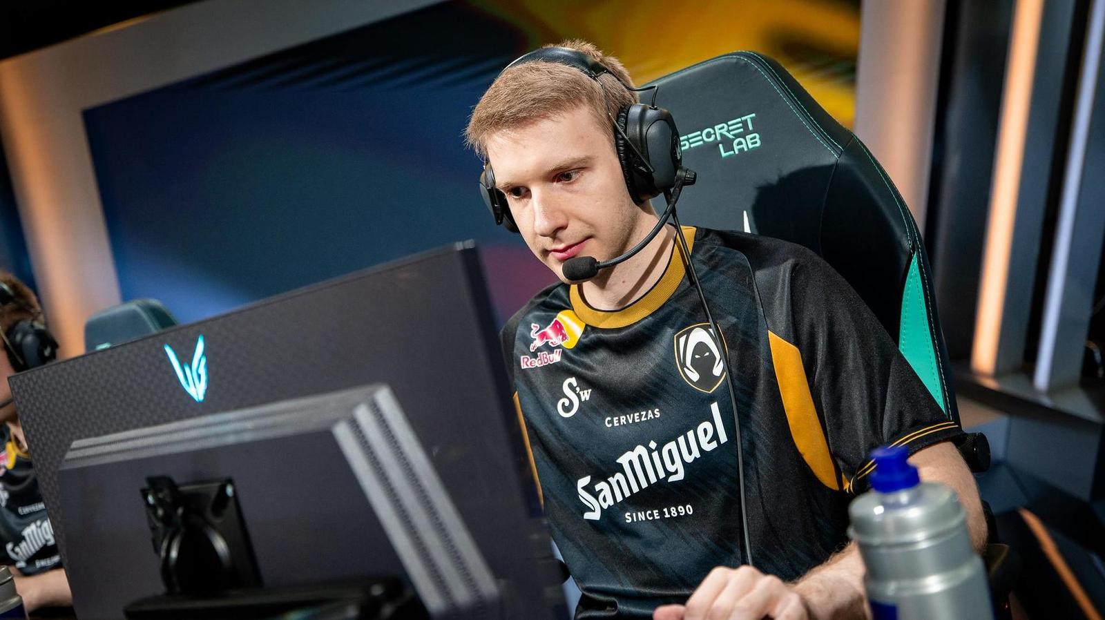 Budu hrát do 40 let, vzkazuje stařík Jankos v novém Kia Mic Check