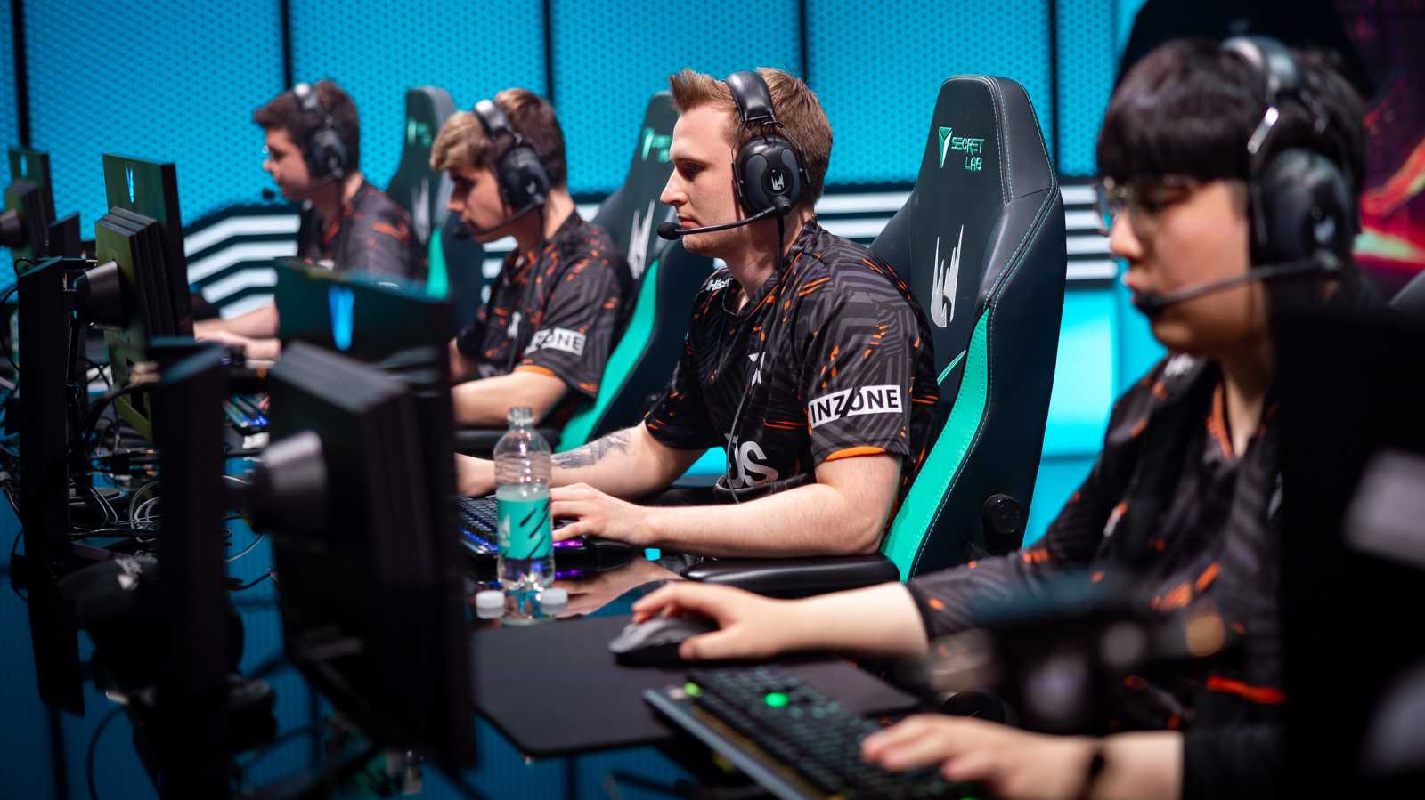 Shotcalling Fnatic a motivační proslov Excelu v novém Kia Mic Check