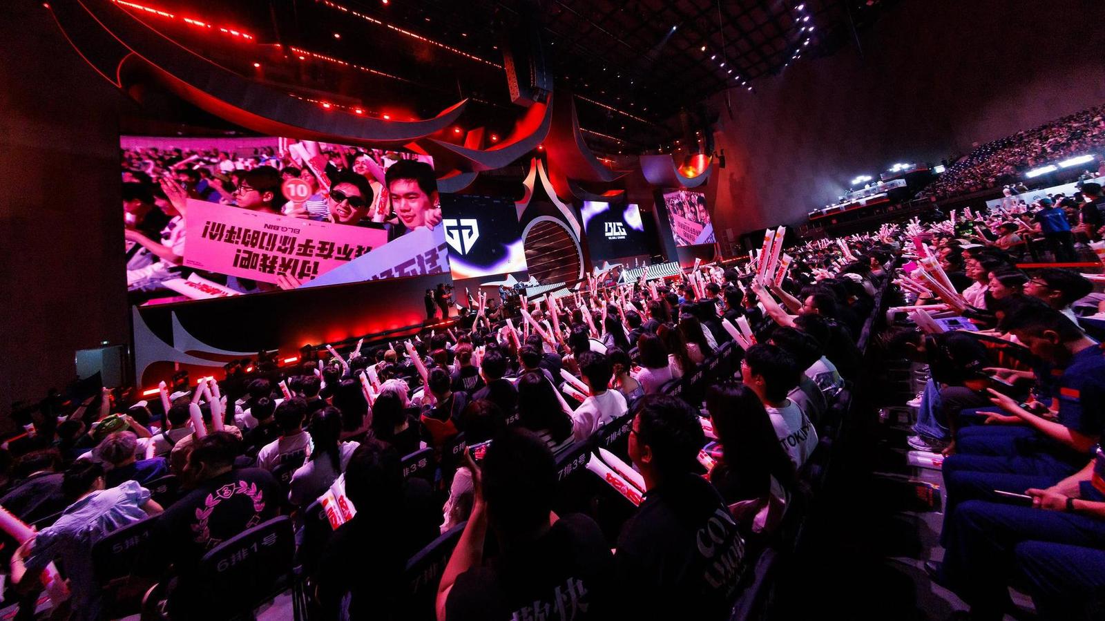 Blíží se obrovské změny v LoL esportu, regiony se spojí do 5 velkých lig