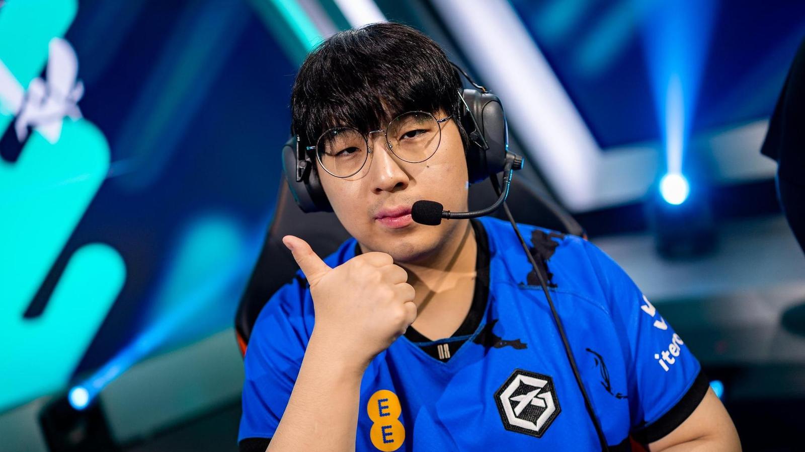 Noah chce sníst Elyoyu a čipmánek Skewmond v Kia Mic Check