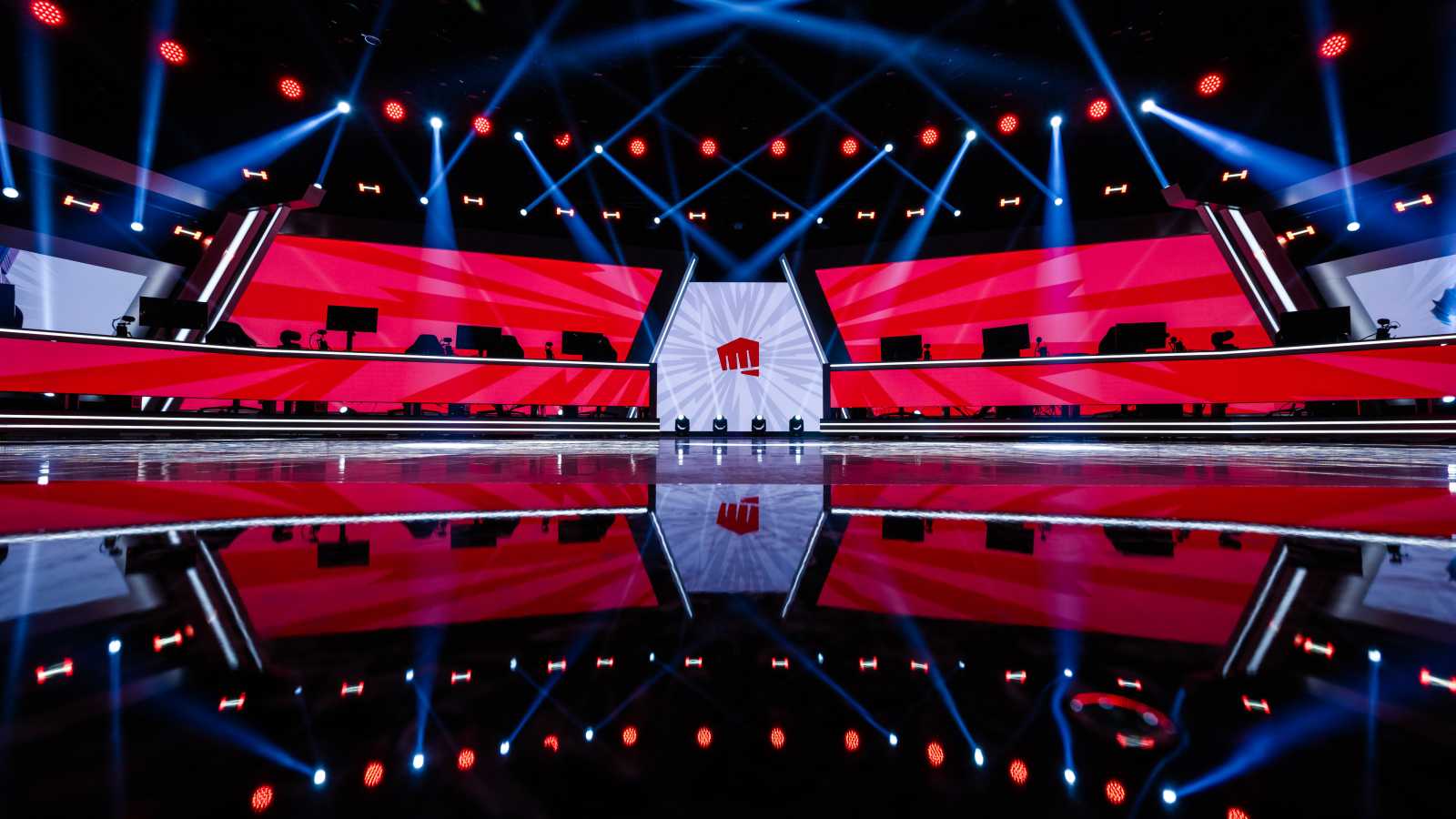 Berlínská Riot Games Arena odhalena, takto vypadá nový domov LEC