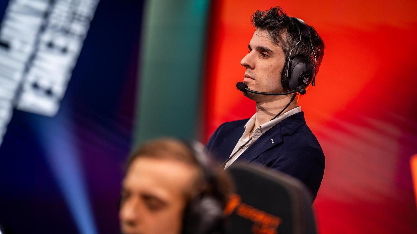 Kontroverzní novinka na obzoru, Riot zvažuje vpustit trenéry do zápasů