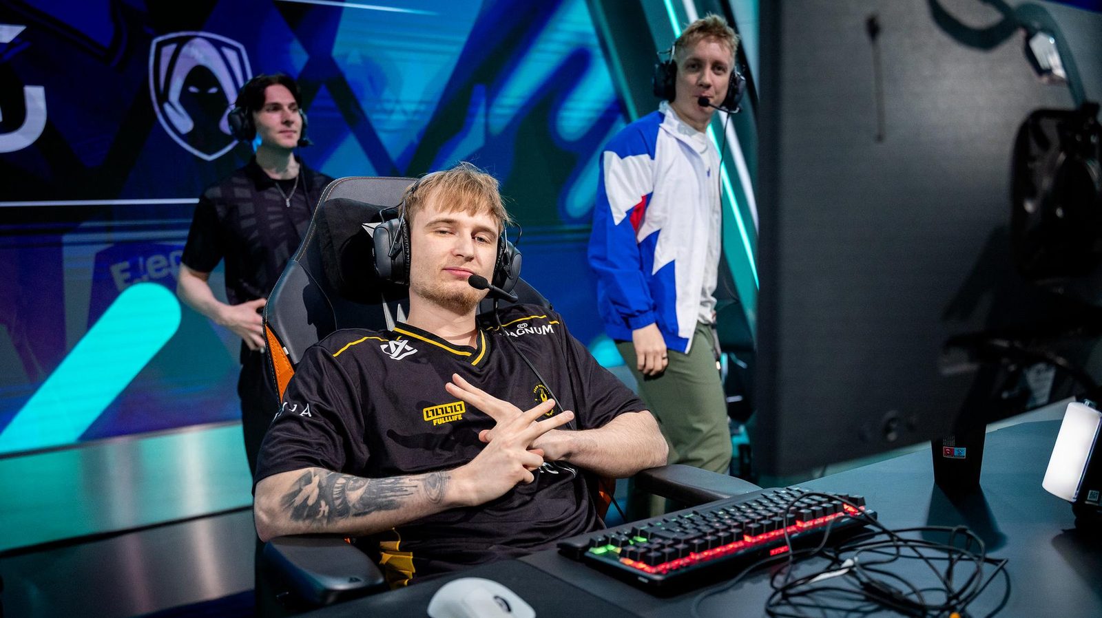 Kia Mic Check: Humanoid chce vydělávat milion eur měsíčně a Wundera čeká rande?