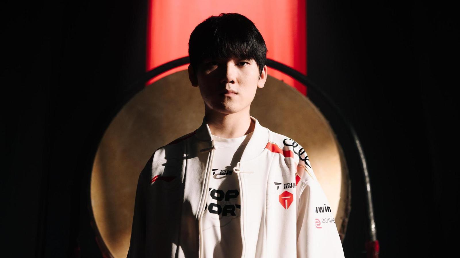 Hvězdě LPL JackeyLove hrozí kvůli zdravotním problémům konec kariéry