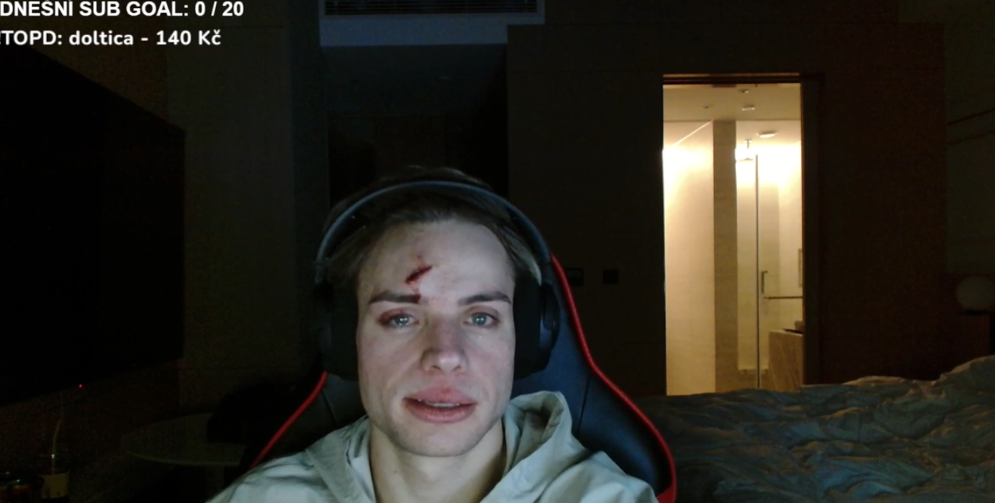 Climb do challengeru se zvrtnul, Opat dorazil na stream potlučený