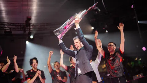 Zemětřesení v G2. Perkz jde do role hlavního trenéra