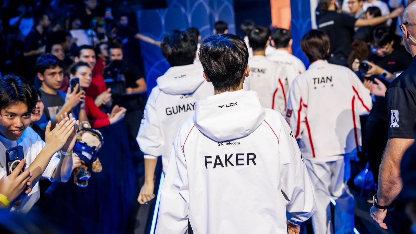 T1 přejeli TOP Esports, Gumayusi neviděl šedou obrazovku ani jednou