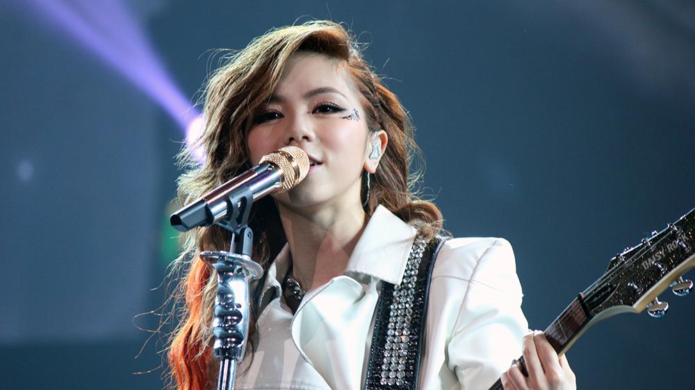 Poslechněte si první úryvek Worlds hymny