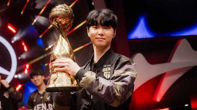 Aktuálně nejlepší midař na světě? Statistiky mluví jasně