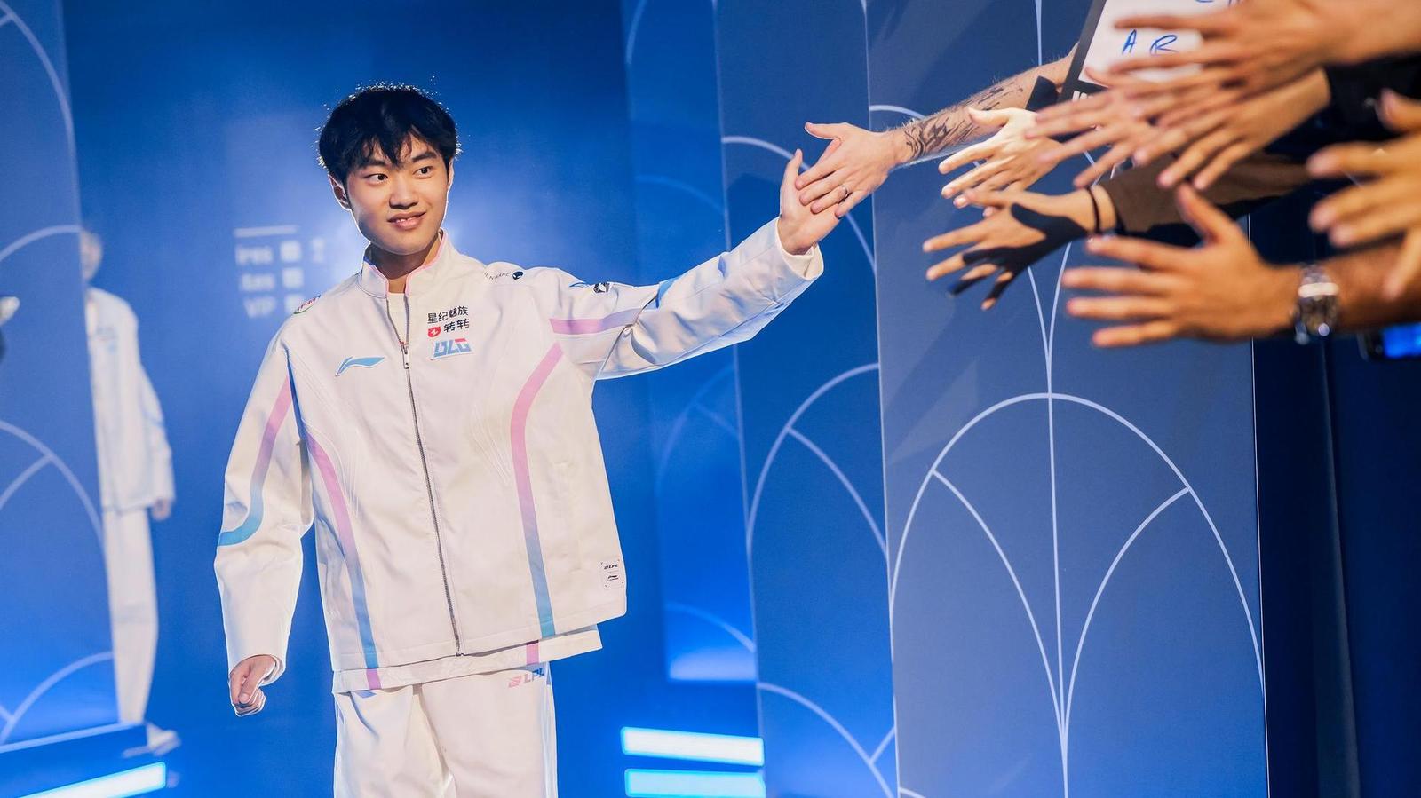 Souboj nejlepších týmů vyšel lépe pro Čínu, LPL má tak jistotu finále