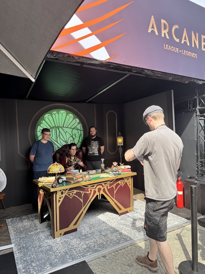 Vyfoťte se s postavami z Arcane