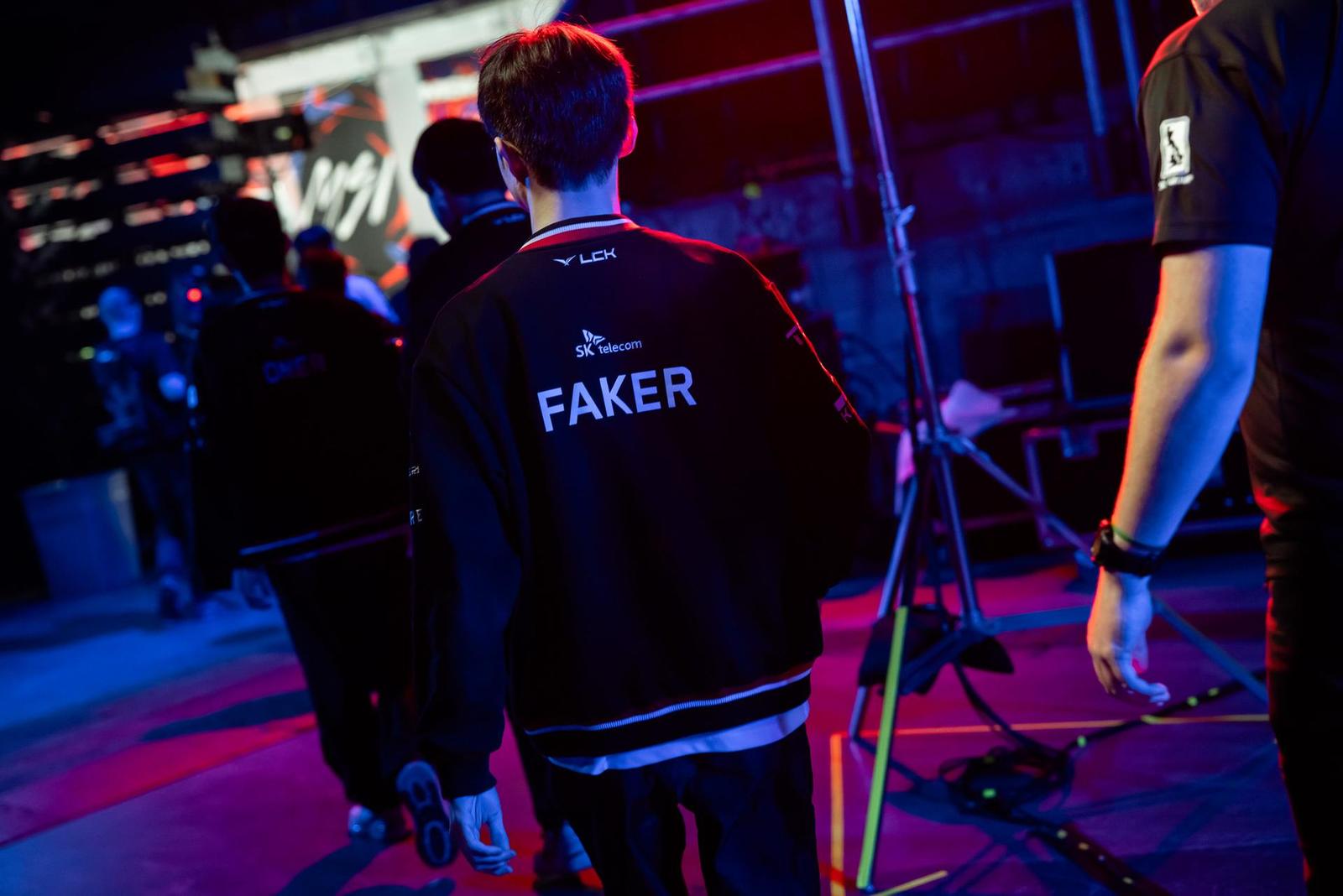 MSI: BLG porazili KOI 3:1 – T1 proti CFO měli co dělat 3:2