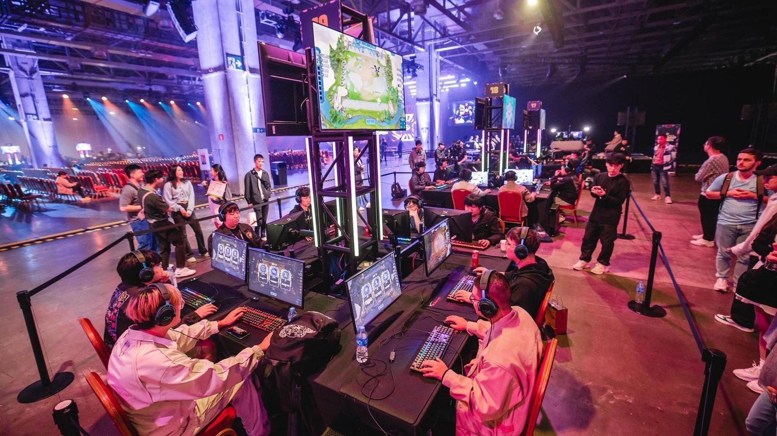 Tryhard vyráží na TFT Paris Open! Napište nám, co vás zajímá