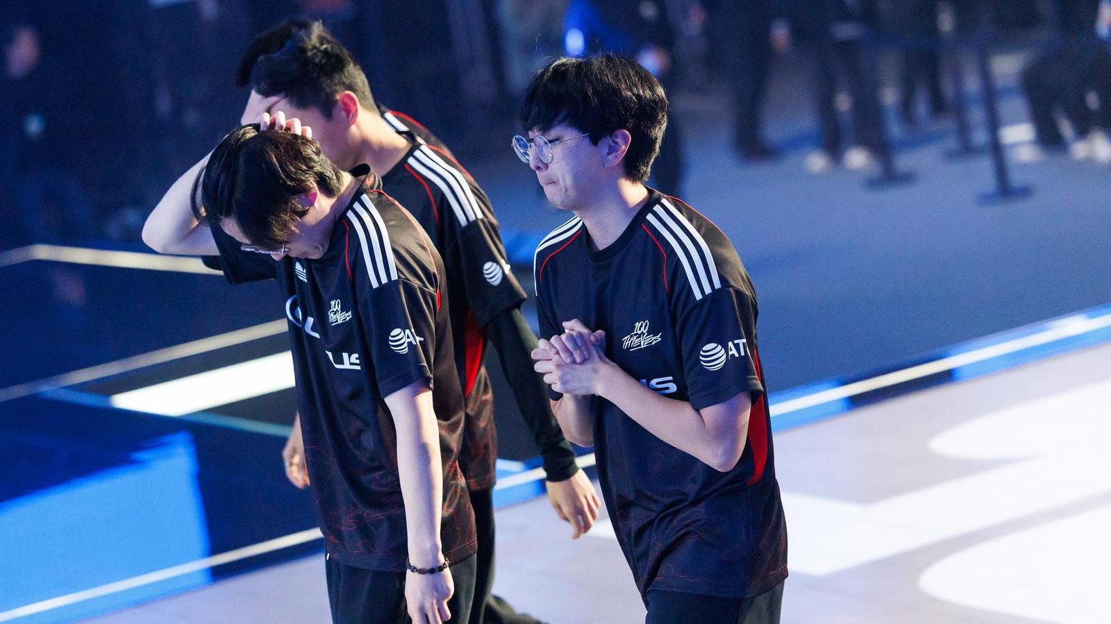 Amerika na pokraji vyřazení, MKOI čeká souboj s úřadujícími mistry světa